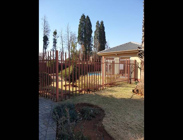 2 BEDROOM PROPERTY TO RENT IN LAKEFIELD